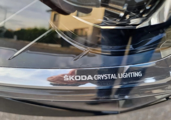 Skoda Superb cena 113899 przebieg: 106000, rok produkcji 2019 z Sosnowiec małe 781
